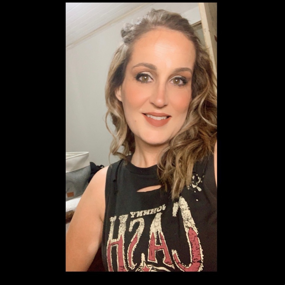 Meet your Posher, Jenn